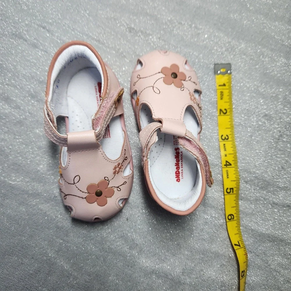 Andanenes Kids Pink Leather Floral T-Strap Closed Toe Sandals Shock Absorb